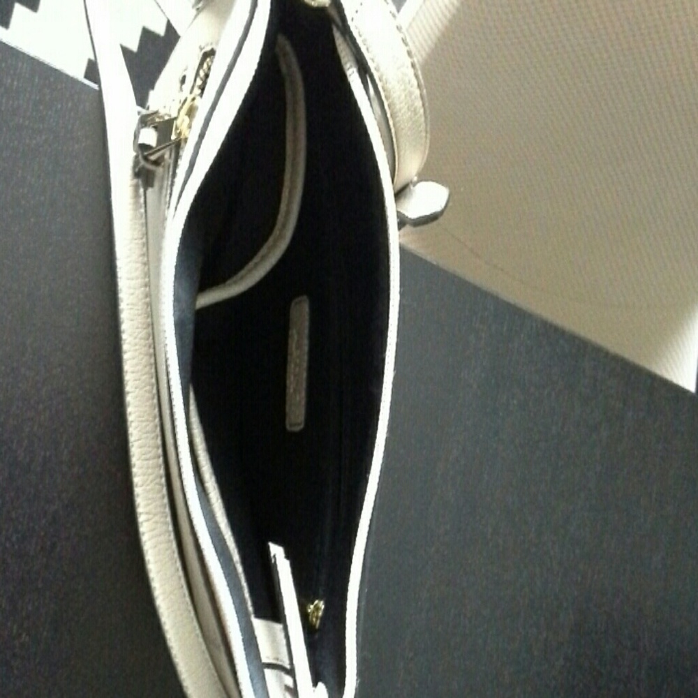 Purse - Picture 2 of 4